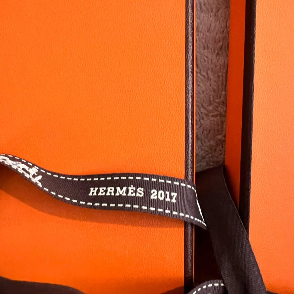 Hermes boxes plus one packaging ribbon.